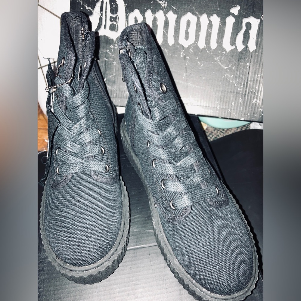 DEMONIA - SNEEKER CREEPER - Size UK 4 US 6 - BLACK Canvas